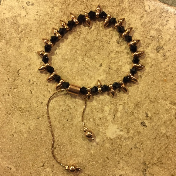 baublebar Jewelry - 🆕 NWOT baublebar rose gold and onyx OSFM bracelet